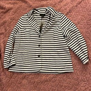 NWT Tahari Navy and White Blazer